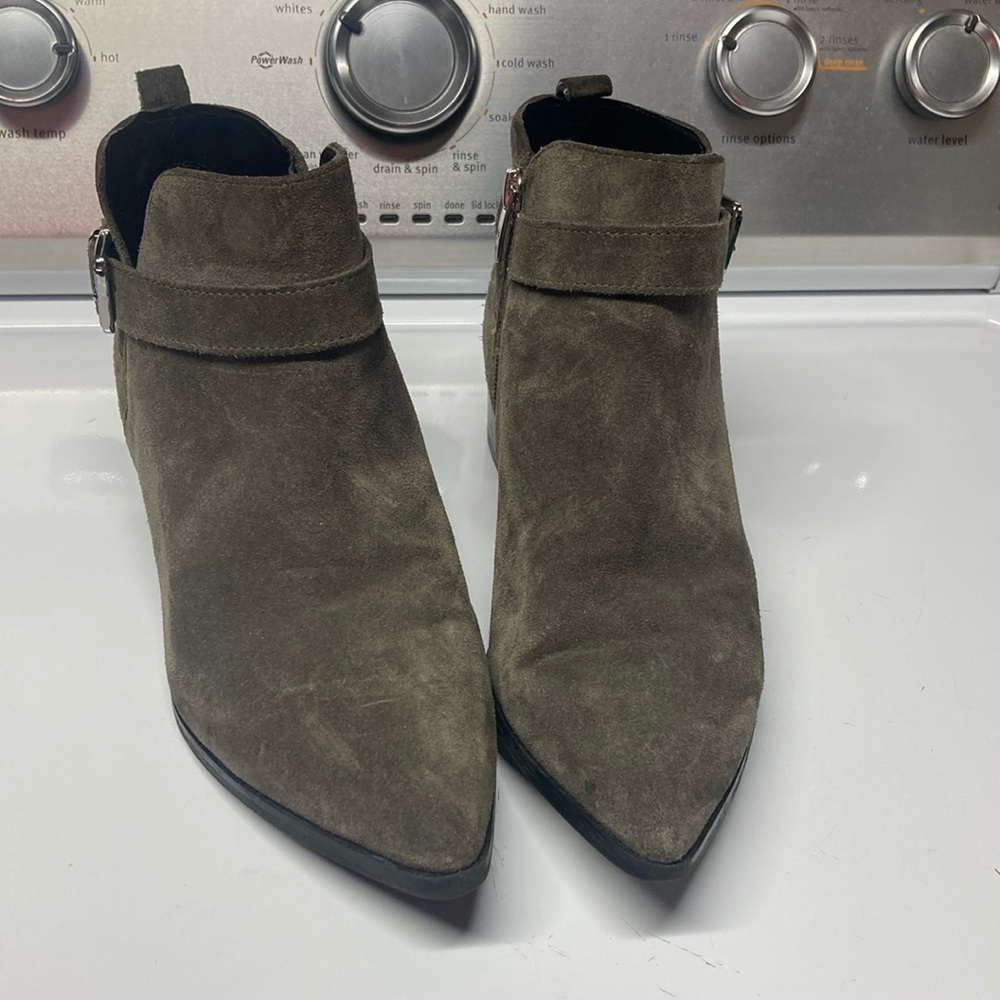 Marc Fisher Ankle Zip Closure Boots Women’s Size 10M Gray Color